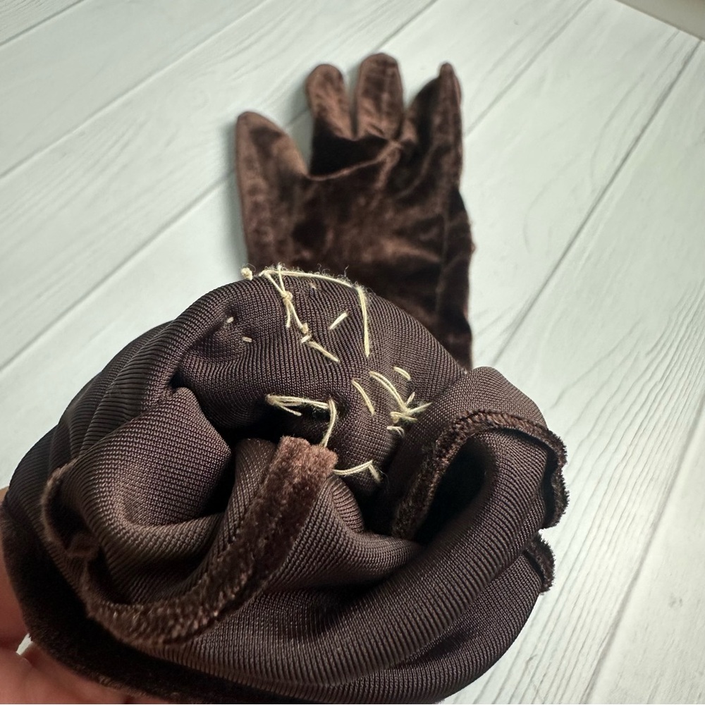 Vintage Style Brown Velvet Evening Gloves Floral Embroidered Beaded - Picture 7 of 7
